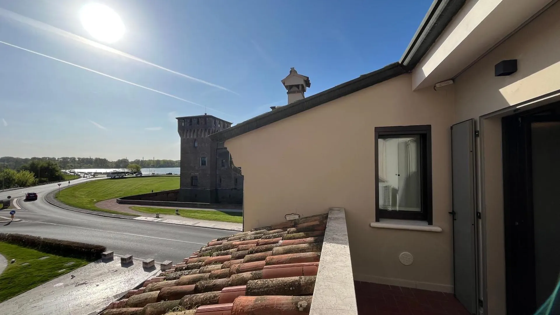 Lake View Apartment Mantova 0*,